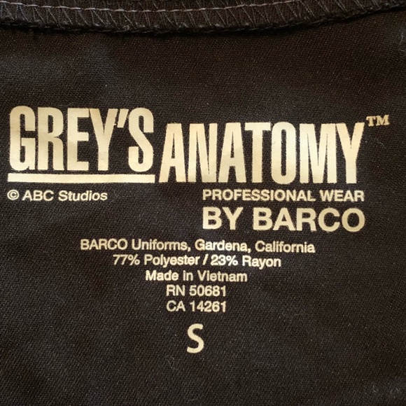 Grey’s Anatomy Black 3 Pocket V Neck Scrub Top - Picture 8 of 8